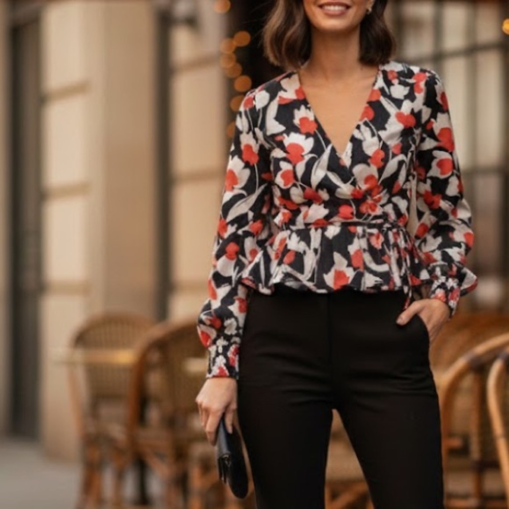Floral medium Wrap Blouse